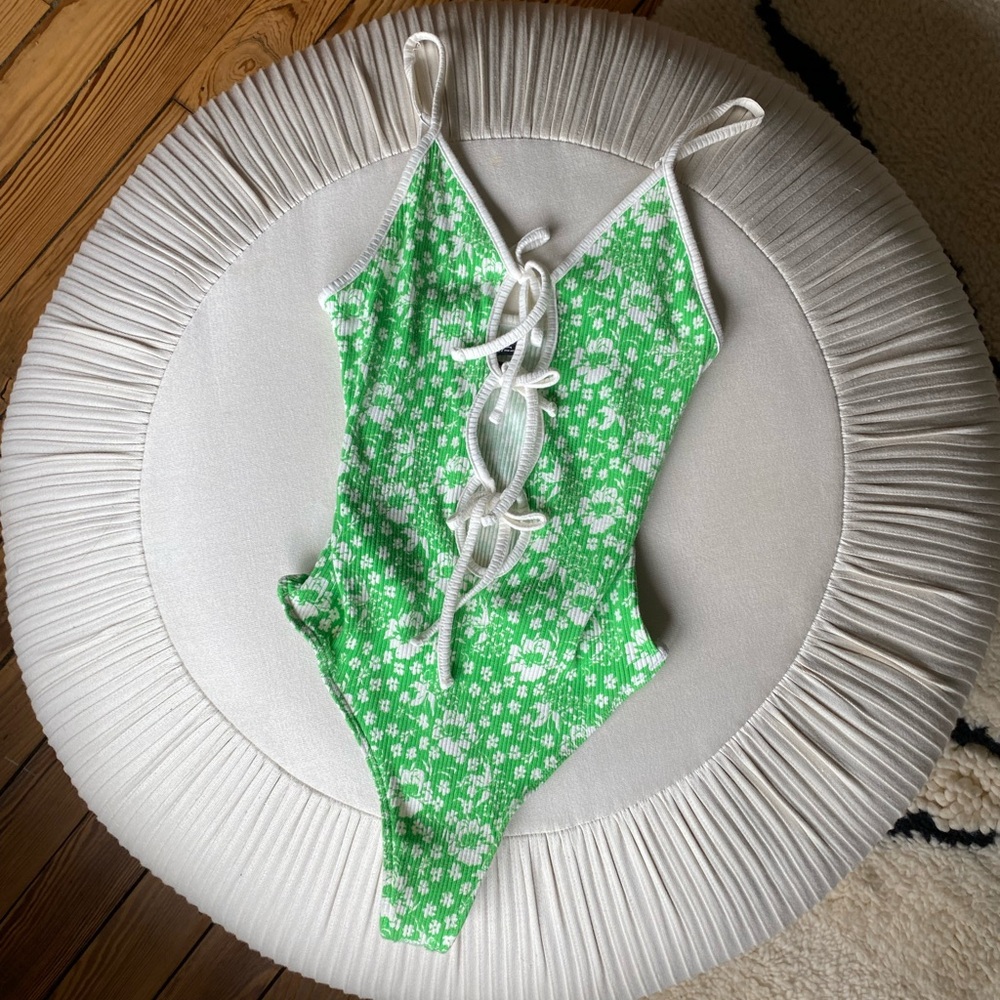 Urban Outfitters Green Floral Keyhole Bodysuit